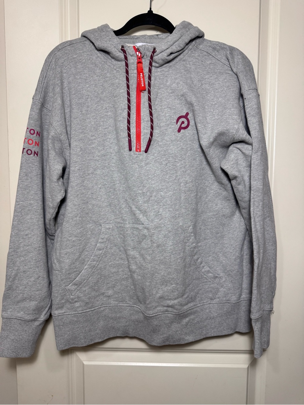 Unisex Peloton Hooded Sweat Shirt Medium Pockets Zipper Neckline